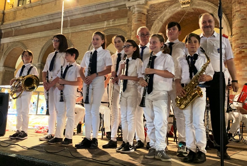 concerto Musicale “B.Gigli” di Recanati con i giovani e il capobanda Marcello Lorenzetti