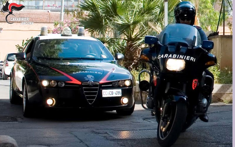carabinieri-an-moto