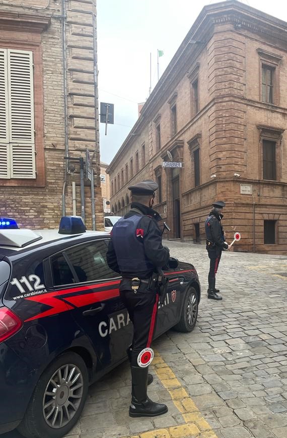 carabinieri-strada