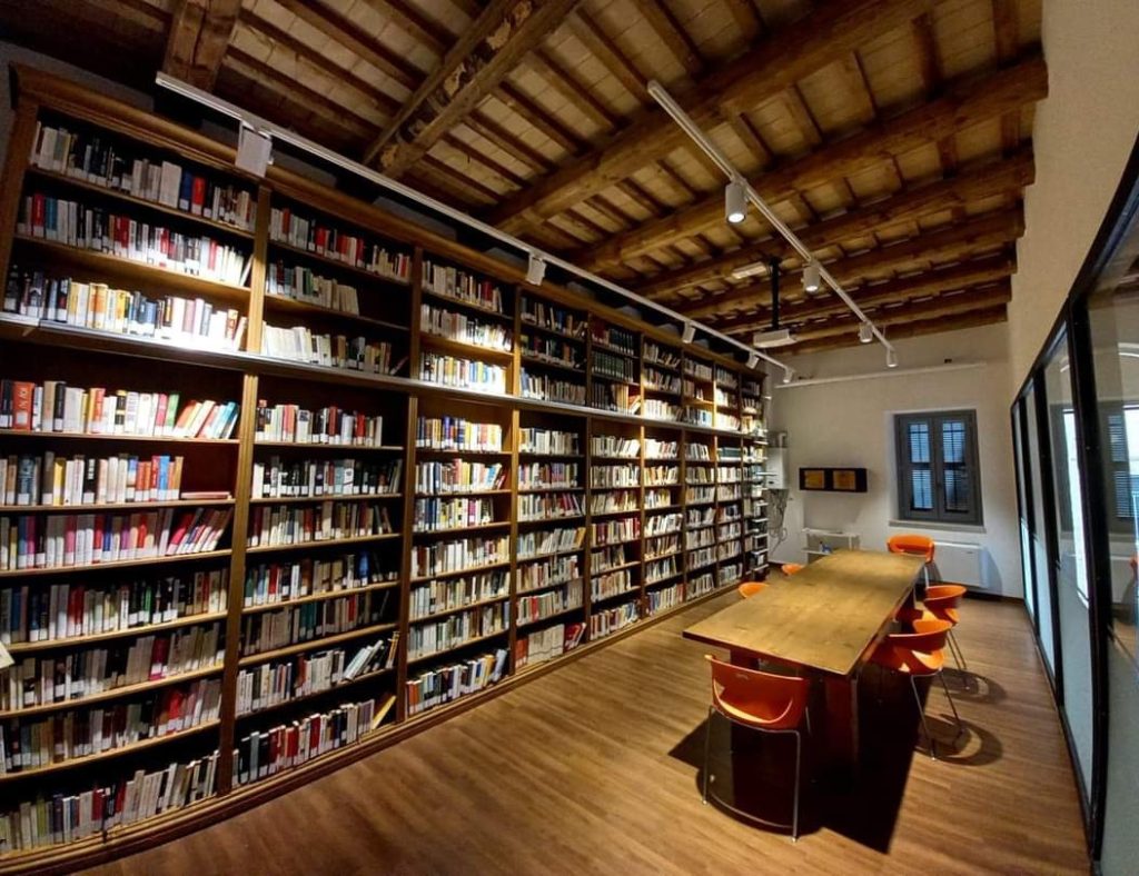 Biblioteca Romano Giorgi a Montecassiano
