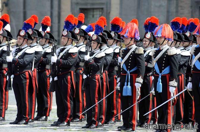 Carabinieri-alta-uniforme