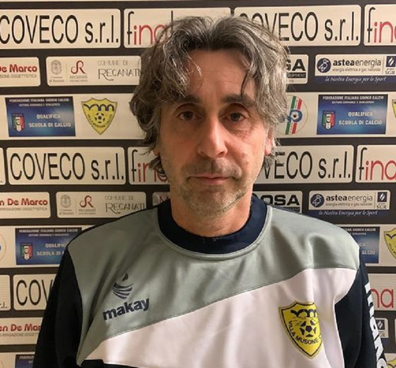 Mister Luca Monaldi del Villa Musone Calcio